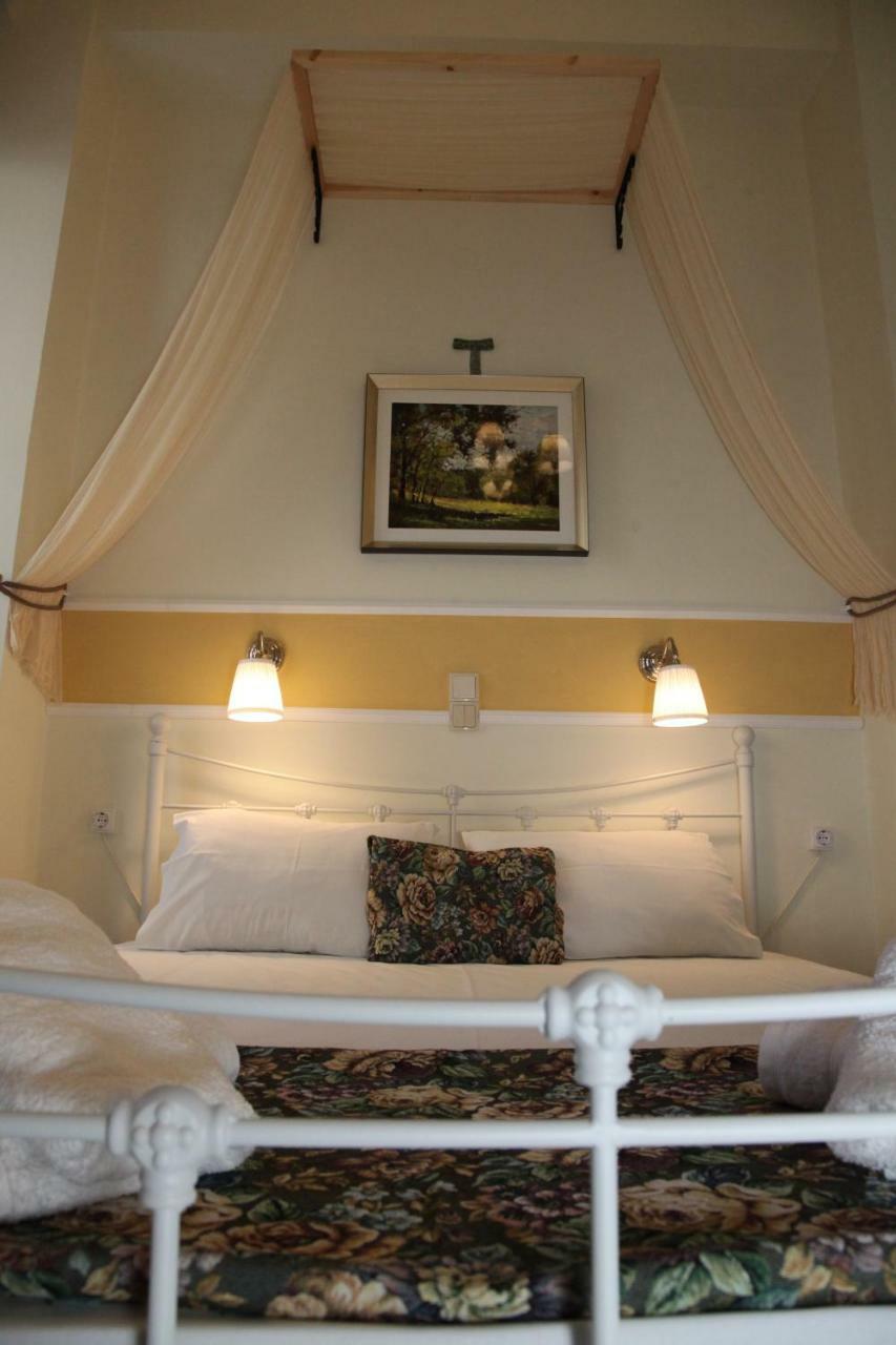 Fiera Guesthouse エルムポリ エクステリア 写真